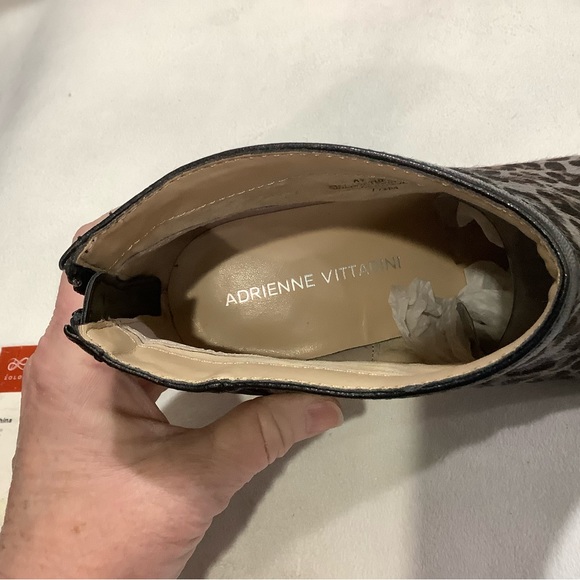 LIKE NEW 👠 Adrianne Vittadini  Nyla Ankles Booties - Picture 7 of 9